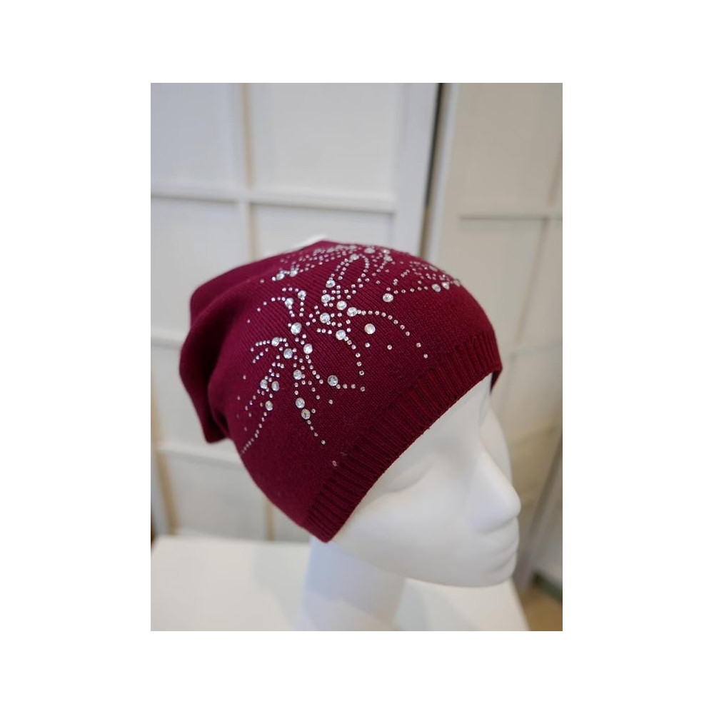 Wiśniowa czapka z cyrkoniami akryl