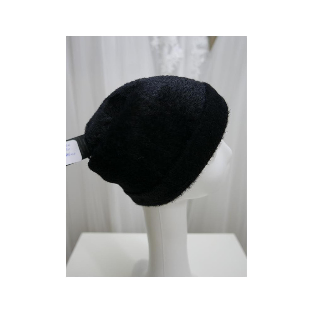 Czarna czapka z włosem kaszmirowym