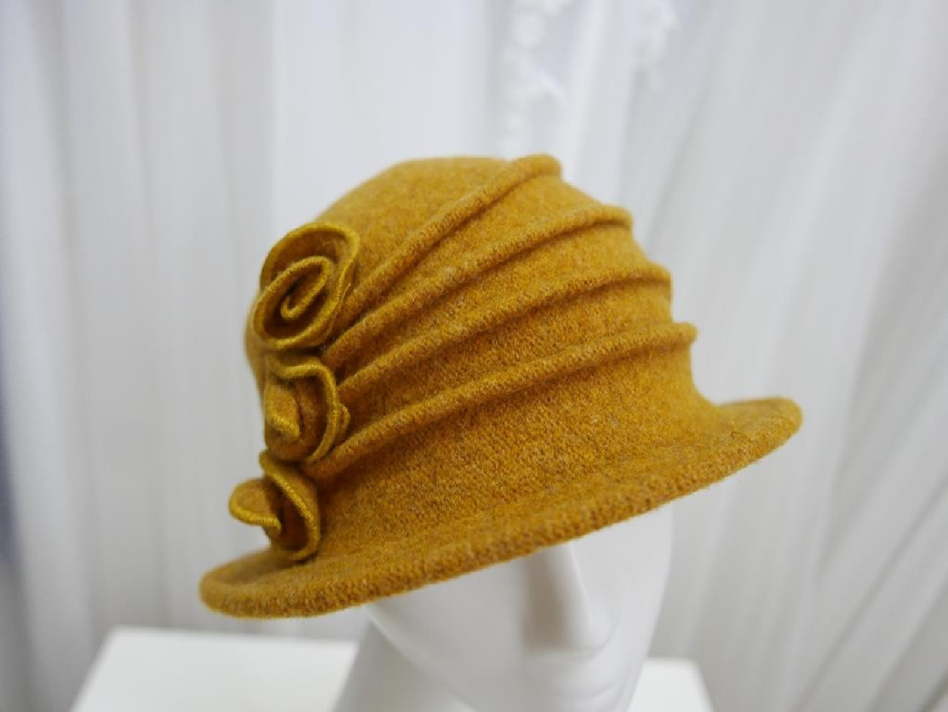 Miodowy kapelusz dzianina wełniana 55-58 cm