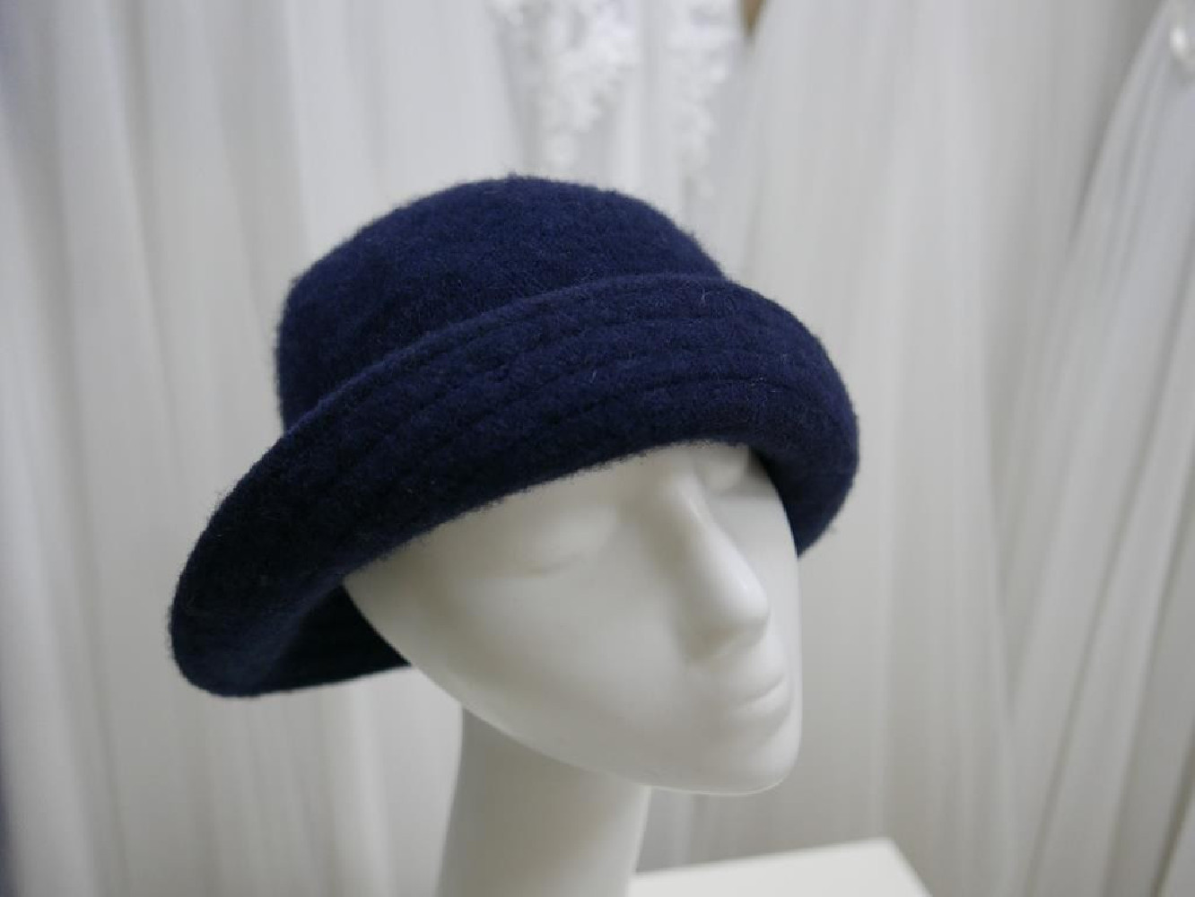 Granatowy kapelusz dzianina wełniana 56-57 cm