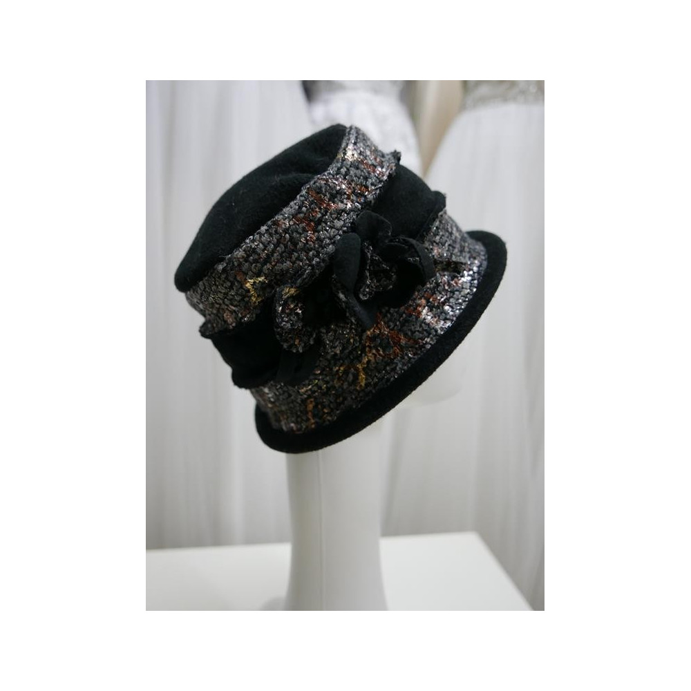 Czarny z błyskiem kapelusz  tkanina 55-57 cm