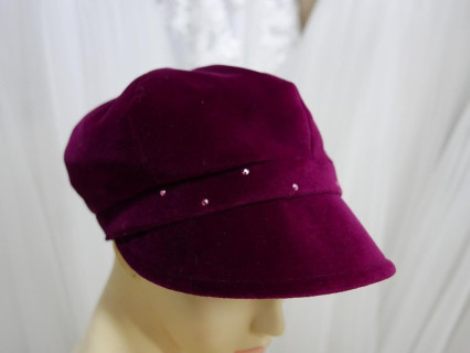 Wiśniowy kaszkiet aksamit  56-58 cm