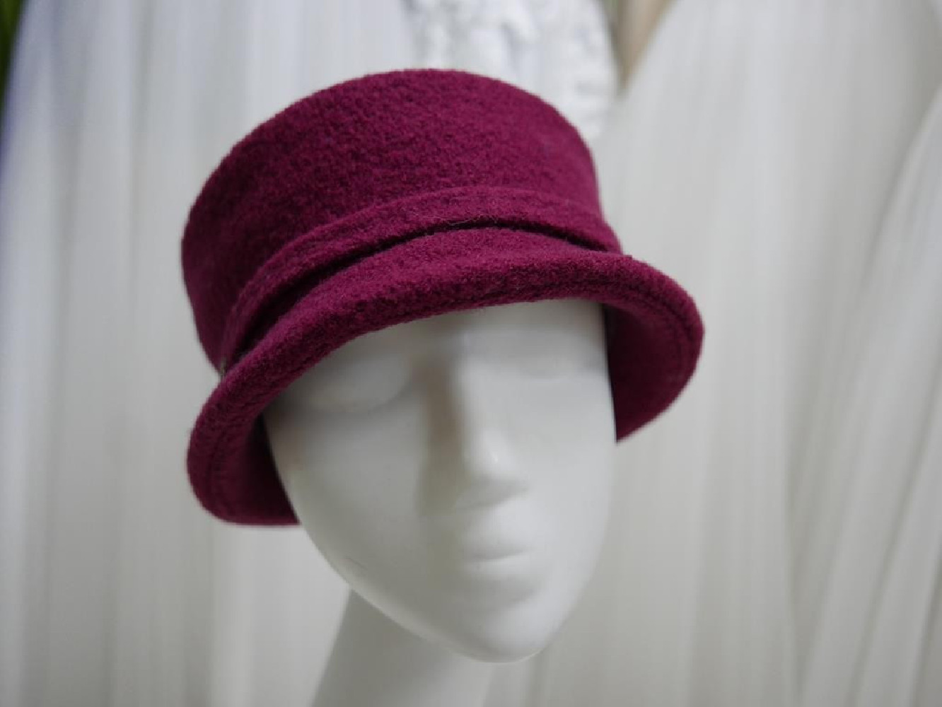 Bordo kapelusz  tkanina 56-57 cm