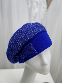 Szafirowy błysk beret na pasku do 58 cm regulowany