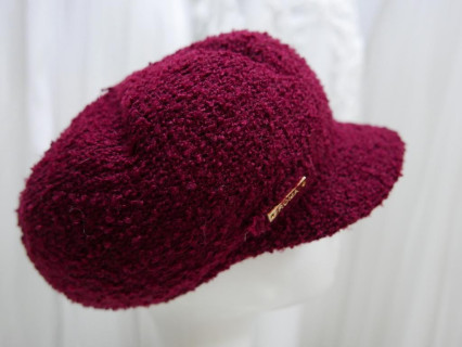 Wiśniowy kaszkiet modelowany 54-56 cm