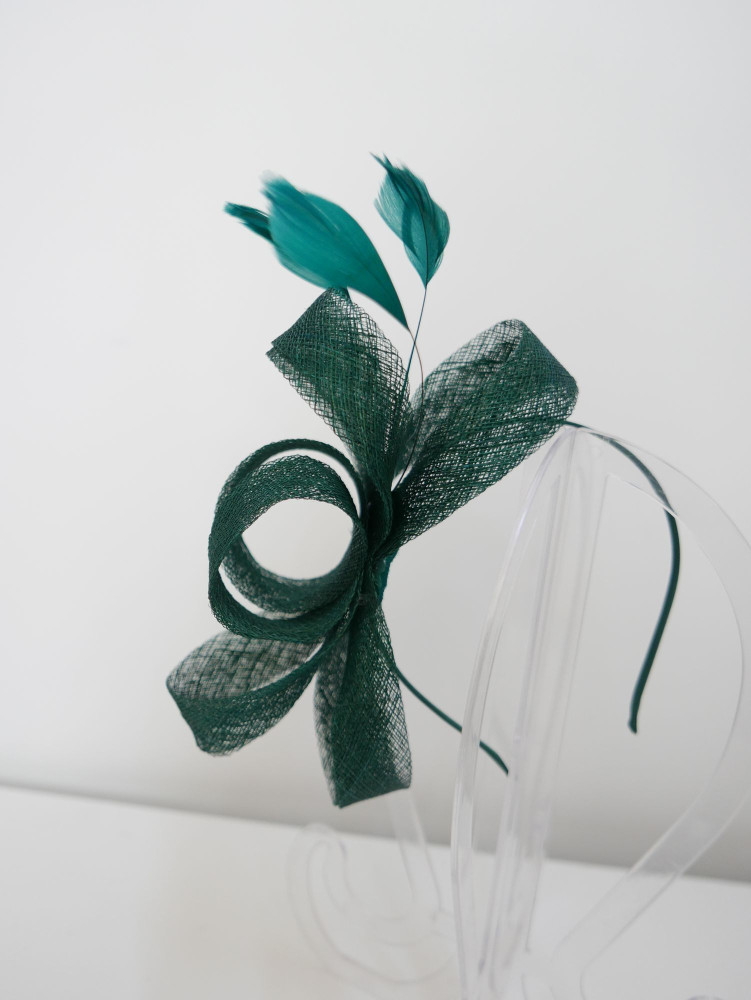 Zielony fascynator z  sinamay | Zuwika Design