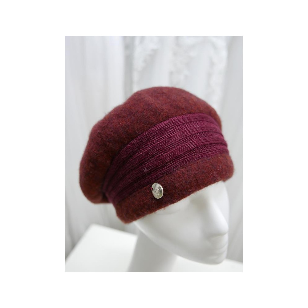 Bordowo rudy beret na pasku dzianina wełniana