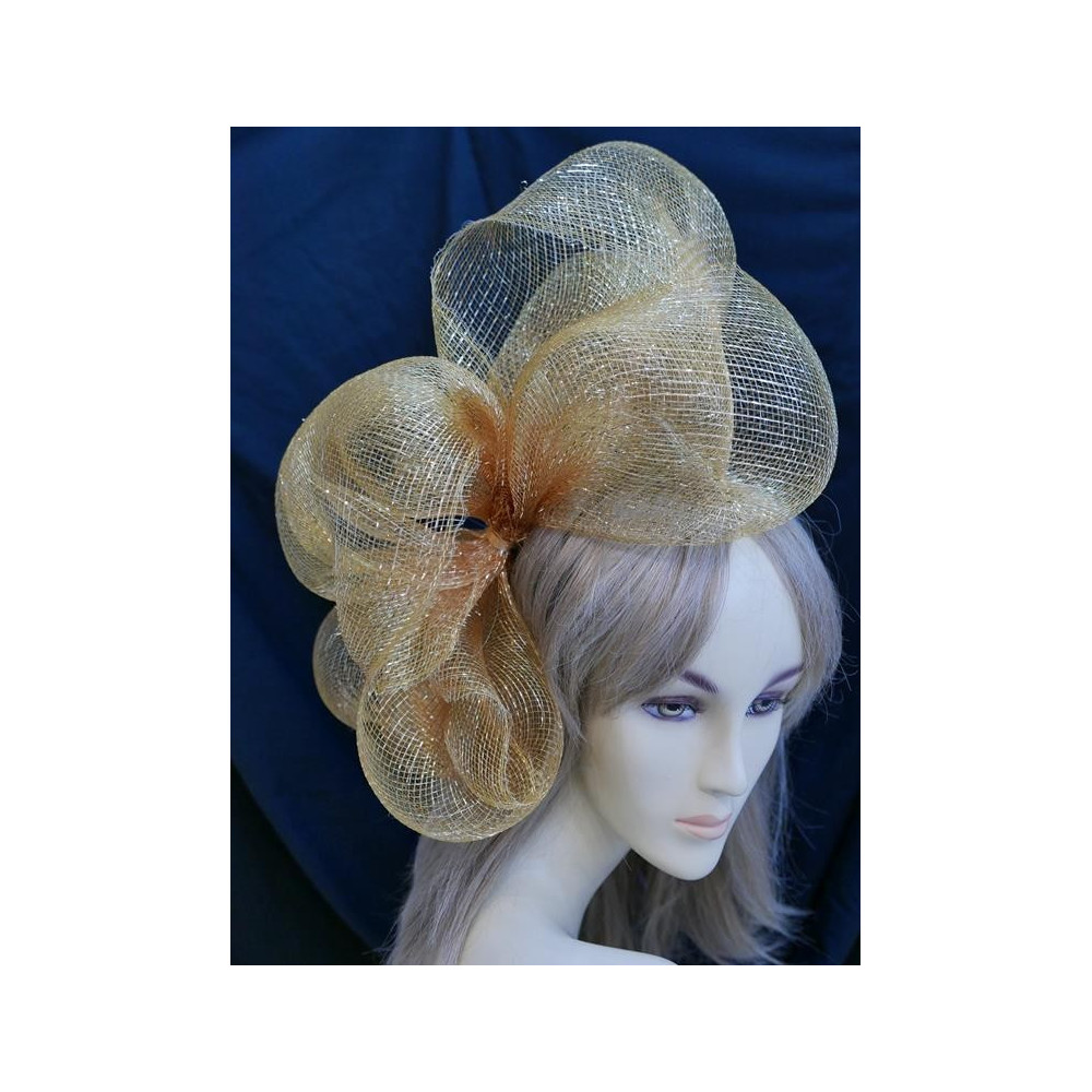 Złoty efektowny fascynator