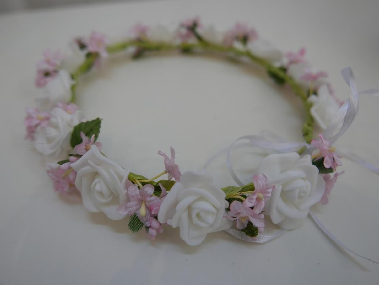 Biało różowy wianek do modelowania- plastyczny