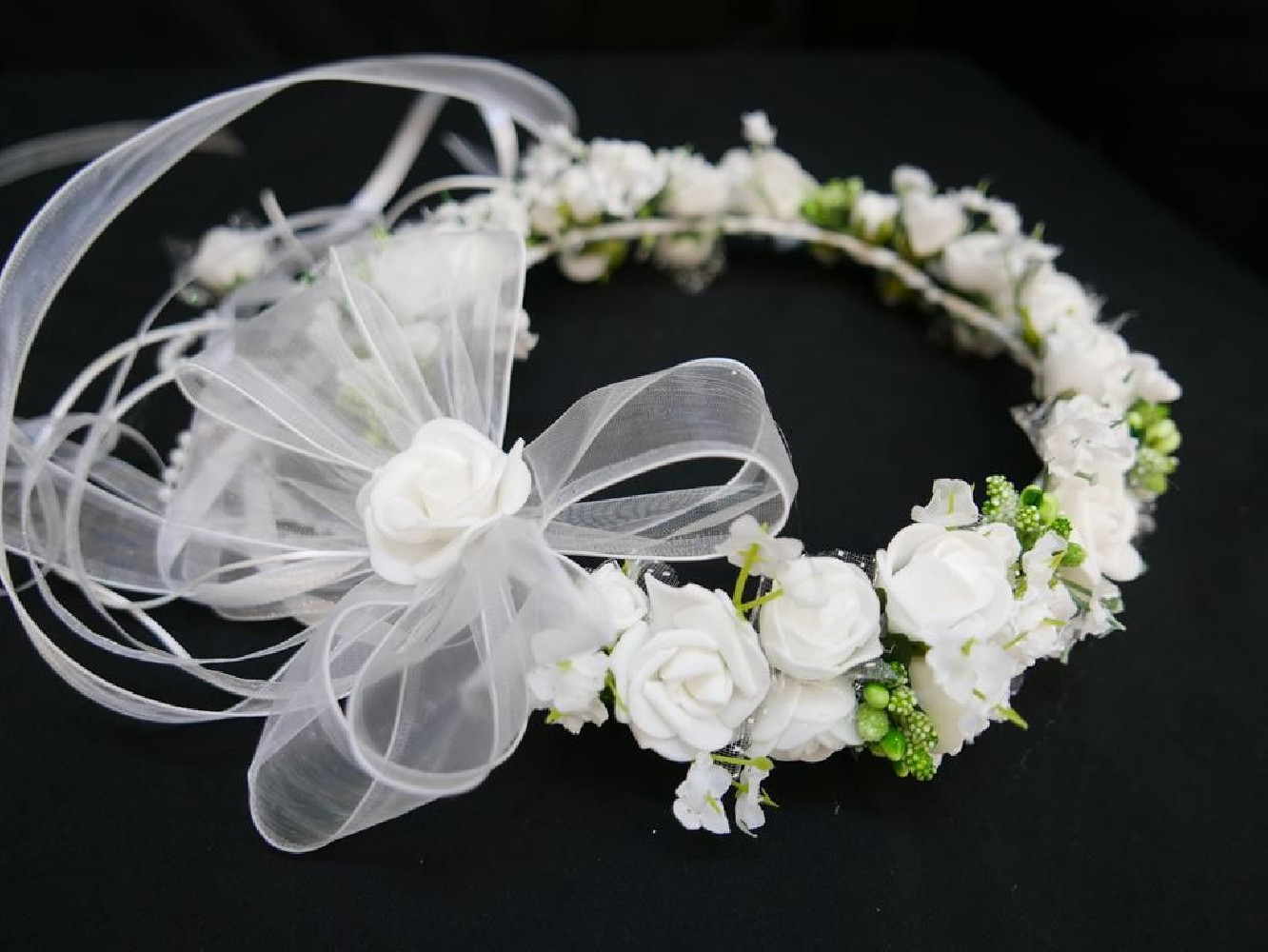 Biało zielony wianek komunijny z kokardą