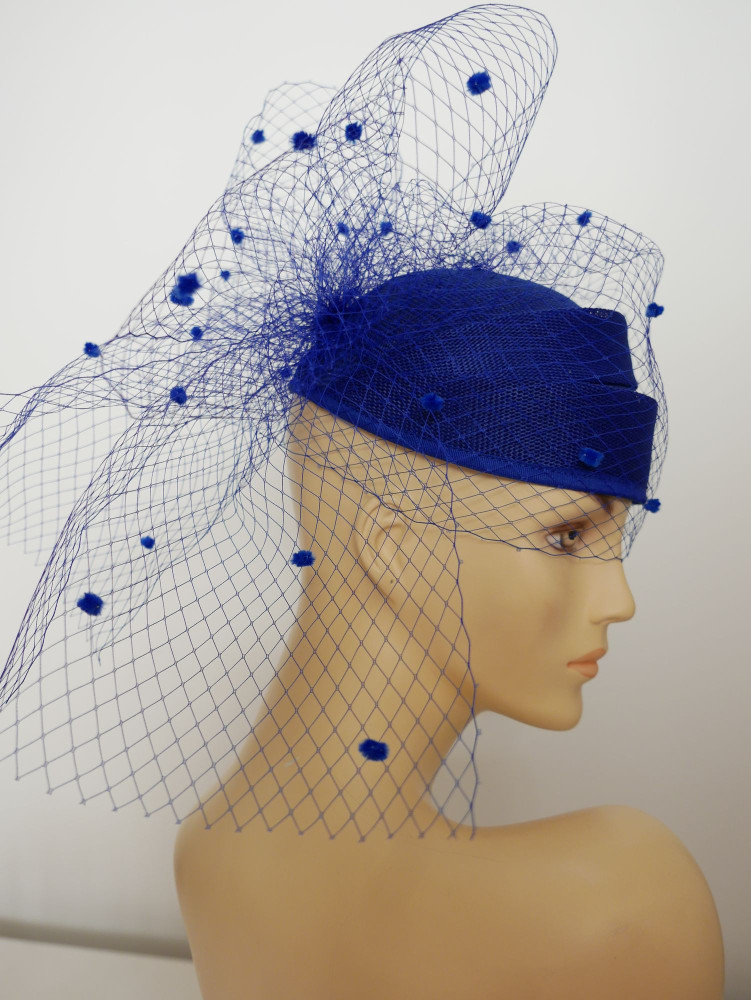 Letni toczek z woalką w kolorze royal blue | Zuwika Design