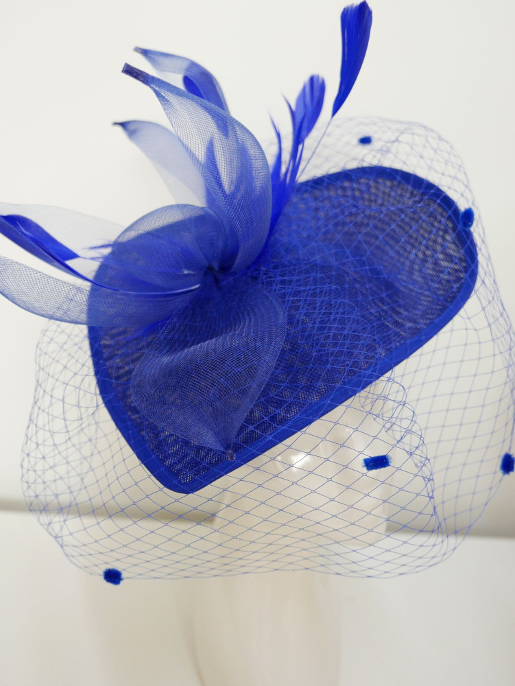 Royal blue kapelusz koktajlowy z lnu z woalką