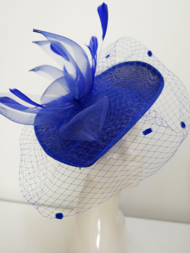 Royal blue kapelusz koktajlowy z lnu z woalką