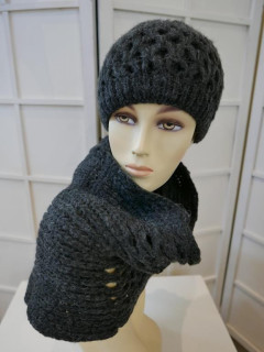 Stalowy komplet czapka i komin