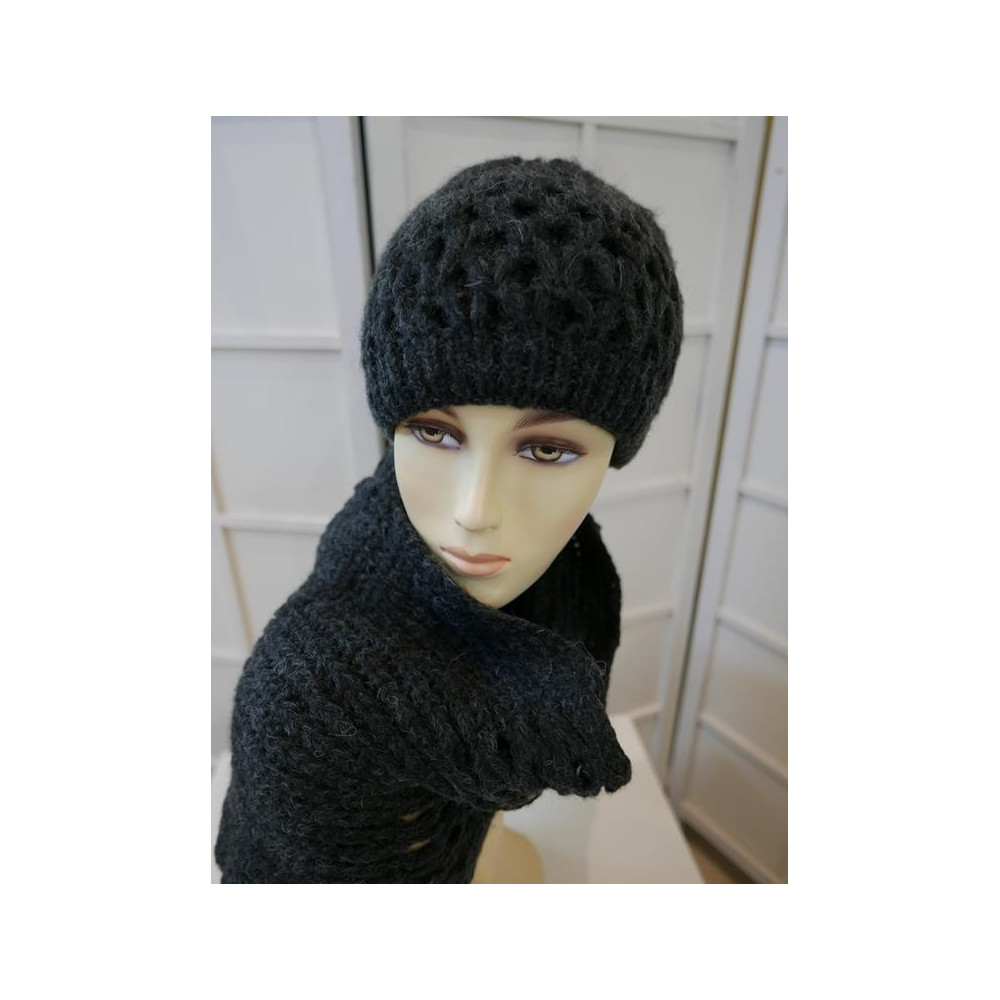 Stalowy komplet czapka i komin