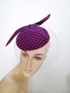 Magie- magenta mini toczek filcowy z woalką | Zuwika Design
