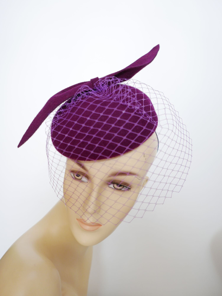 Magie- magenta mini toczek filcowy z woalką | Zuwika Design