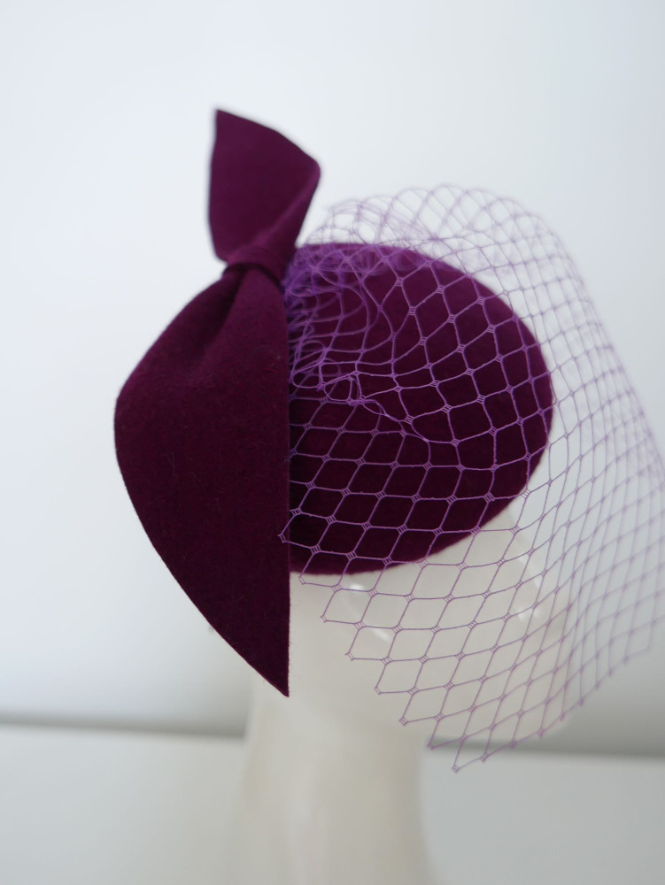 Magie- magenta mini toczek filcowy z woalką | Zuwika Design