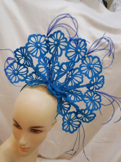 Niesamowity fascynator na przepasce