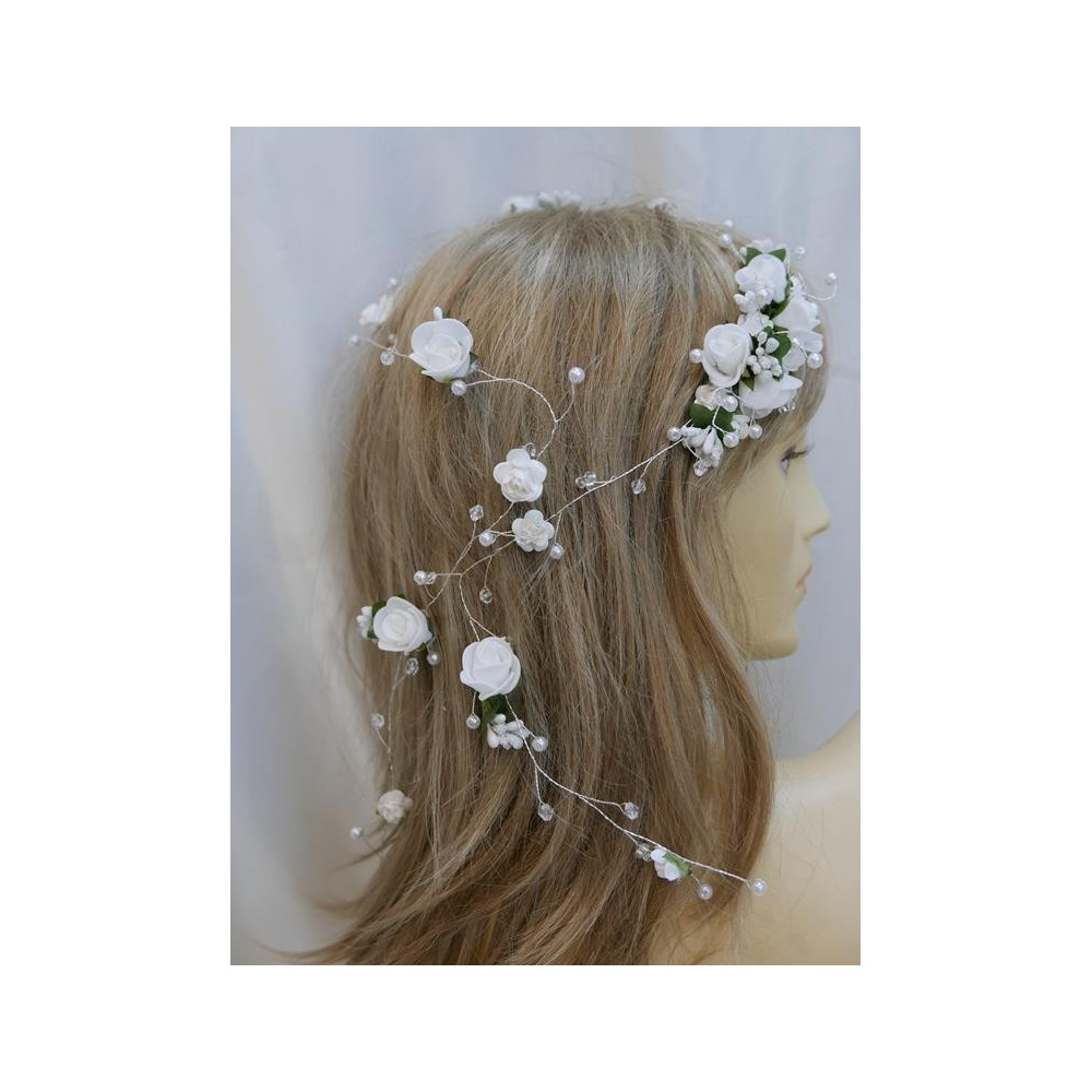 Biało - zielony wianek girlanda, wężyk z kwiatów 108 cm