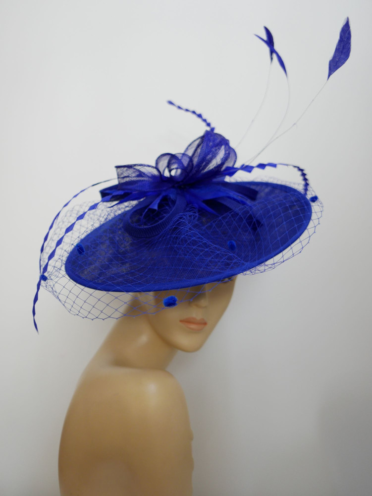 Royal blue kapelusz koktajlowy z  lnu z piórami i woalką | Zuwika Design