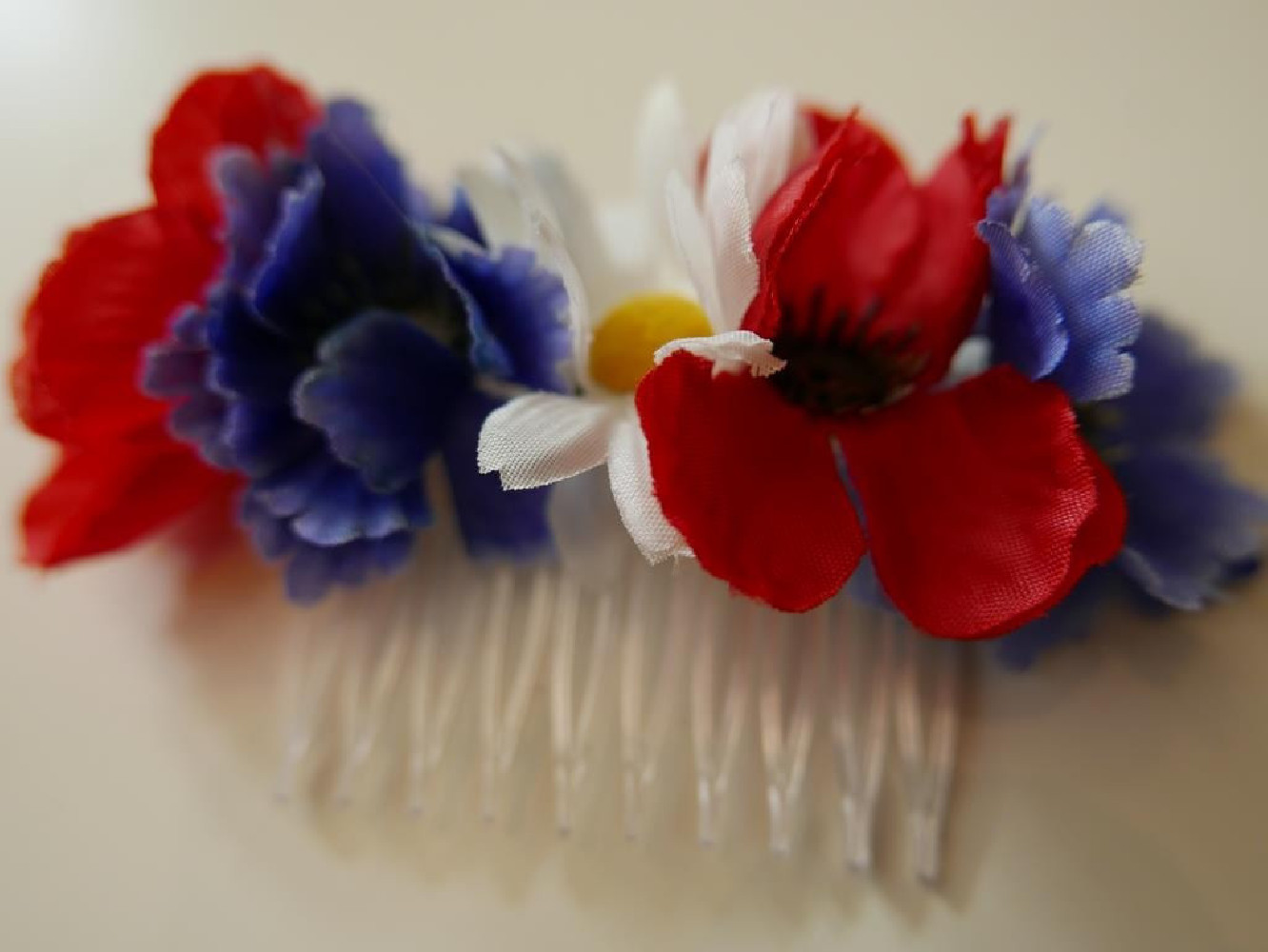 Polne kwiaty stroik na grzebyku