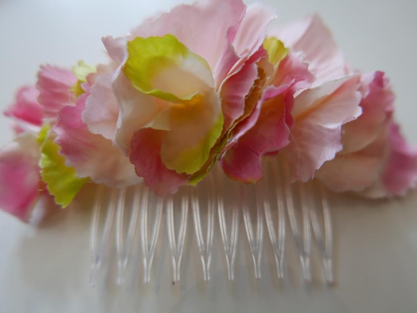 Różowe hortensje stroik na grzebyku