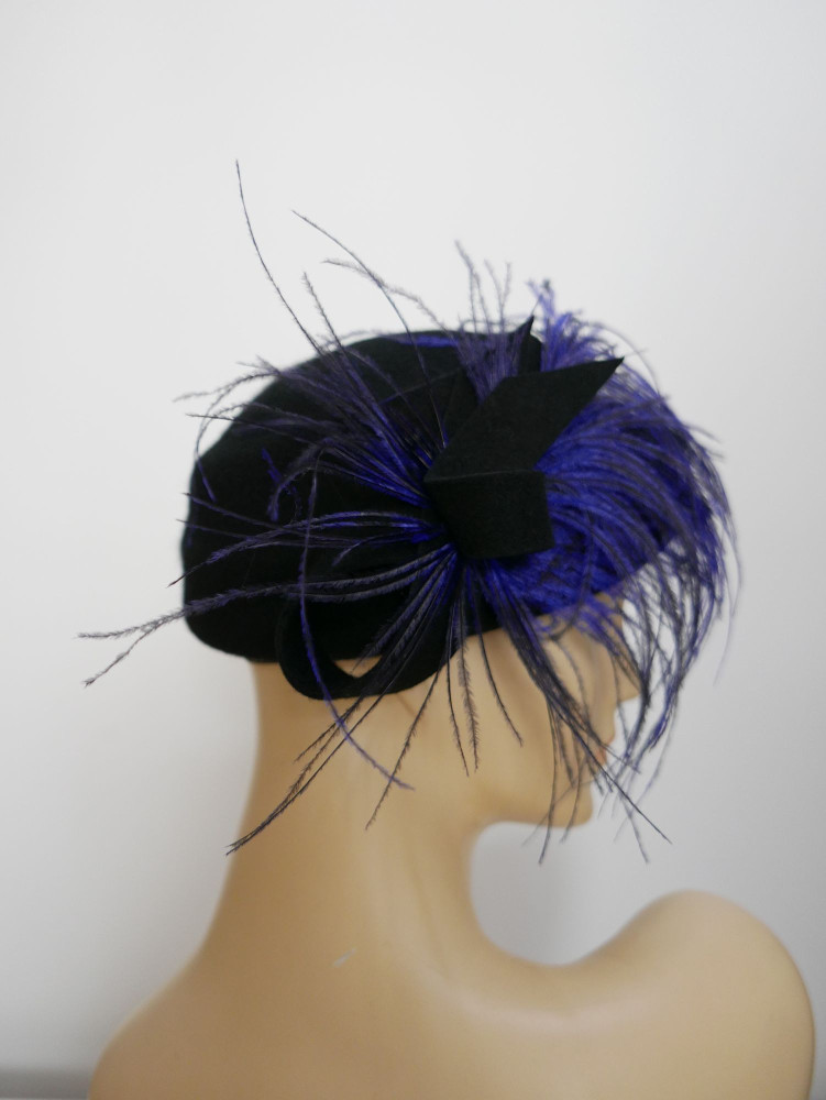 Rosemary, czarno niebieski toczek z piórem strusia. Retro hat | Zuwika Design