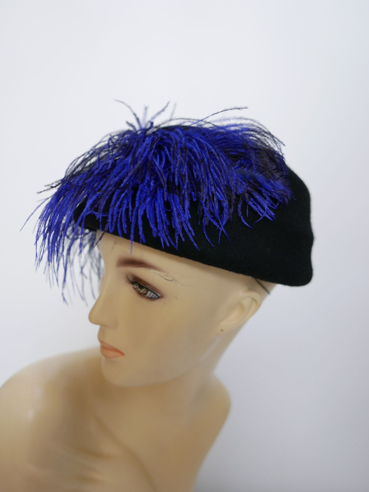 Rosemary, czarno niebieski toczek z piórem strusia. Retro hat | Zuwika Design