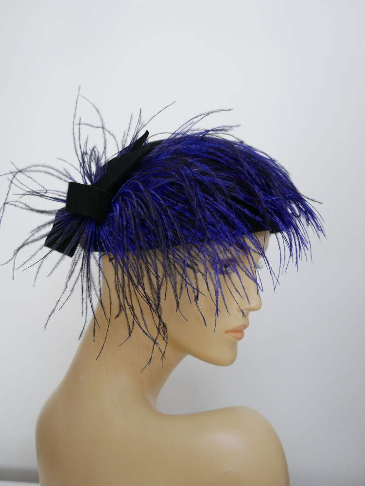 Rosemary, czarno niebieski toczek z piórem strusia. Retro hat | Zuwika Design