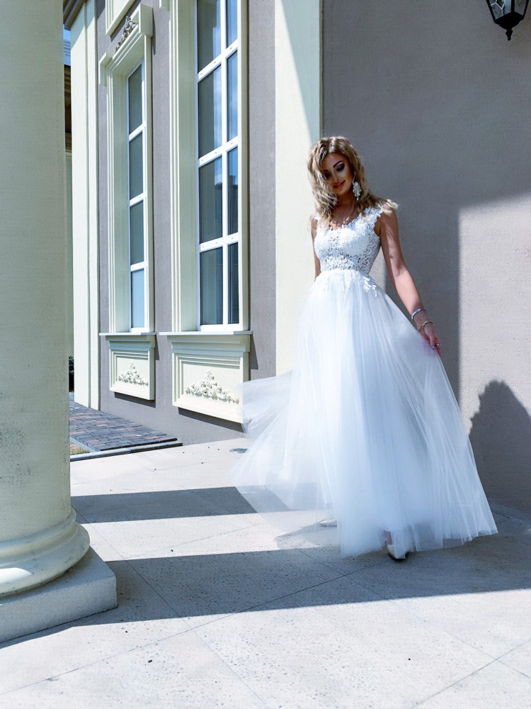 Suknia ślubna LOTOS 38 r dostępna stacjonarnie