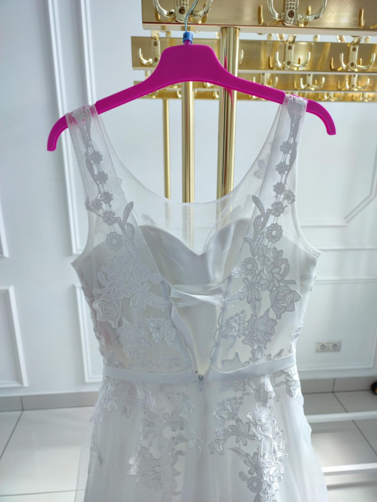 Suknia ślubna LIDIA r40 r dostępna stacjonarnie