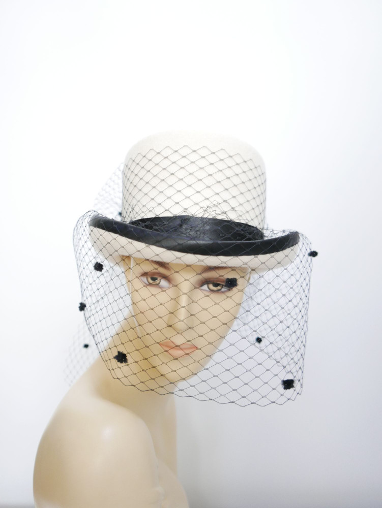 Charlotta śmietankowo czarny cylinder filcowy z woalką 100% wełna | Zuwika Design