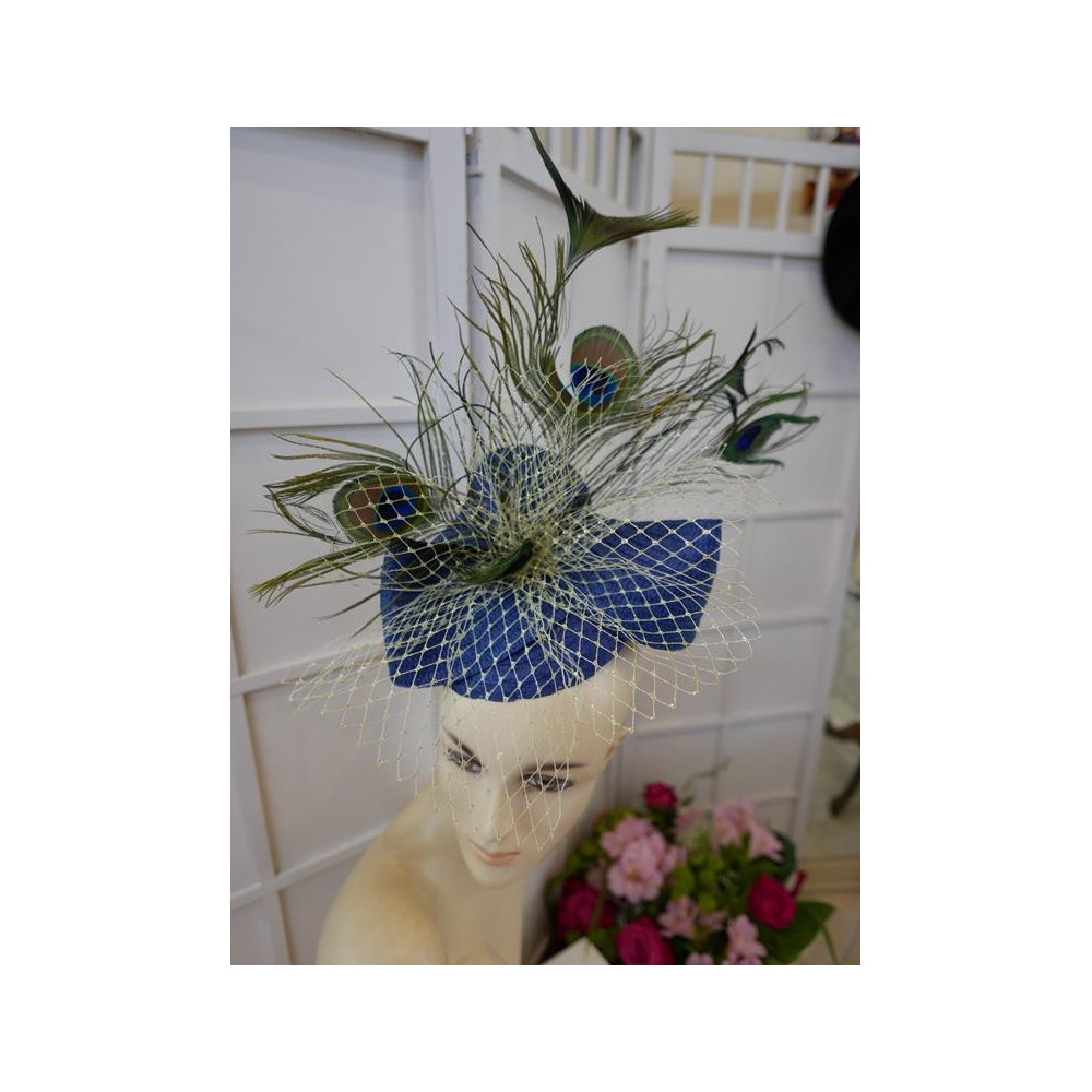 Granatowy mini toczek fascynator z piórami