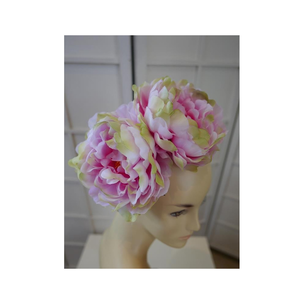 Różowo zielone piwonie fascynator na opasce