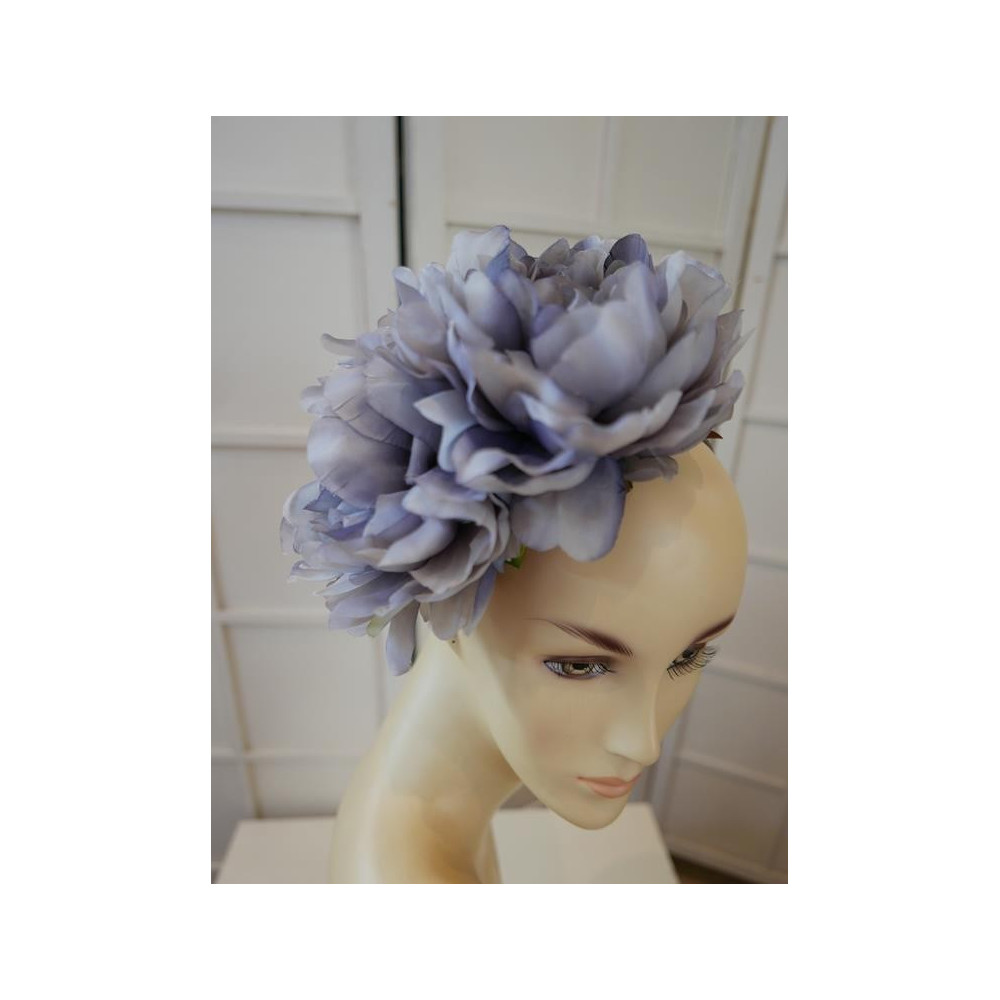 Szare piwonie fascynator na opasce