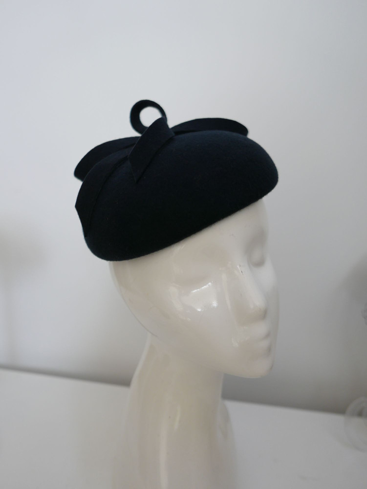 Walentyna, moini beret z wełnianego filcu w granacie | Zuwika Design