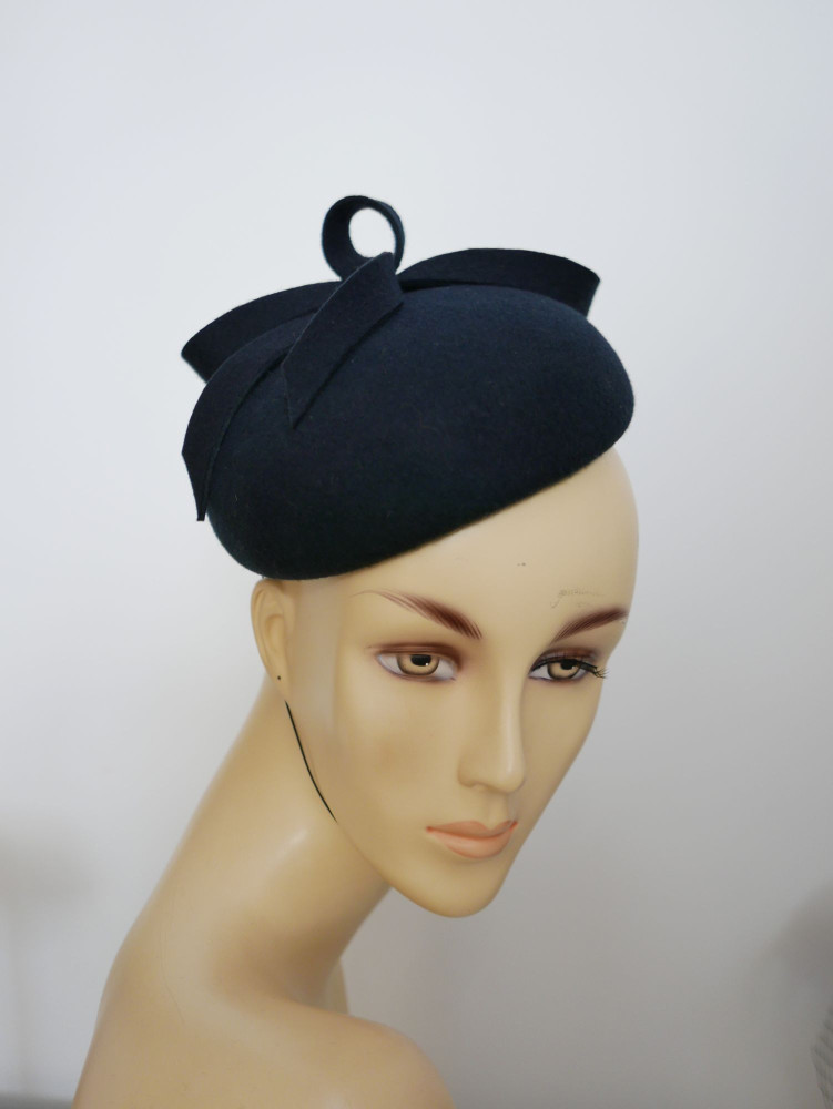 Walentyna, moini beret z wełnianego filcu w granacie | Zuwika Design