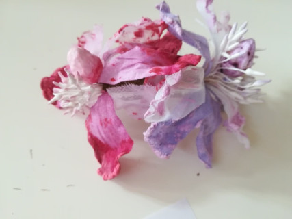 Różowo wrzosowe magnolie stroik na grzebyku