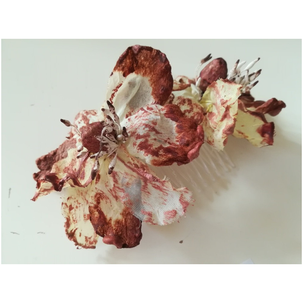 Brązowe magnolie stroik na grzebyku