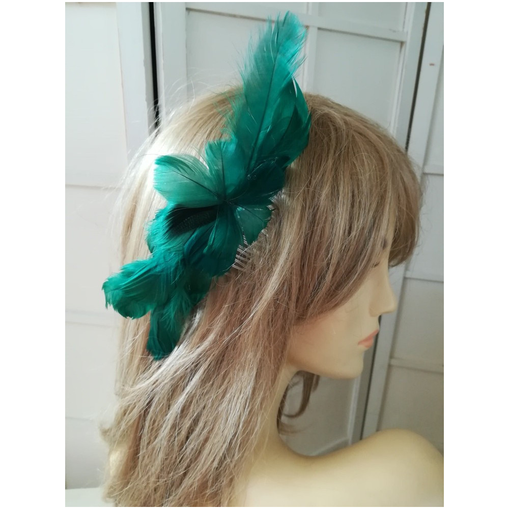 Zielone piórka na grzebieniu 24 cm