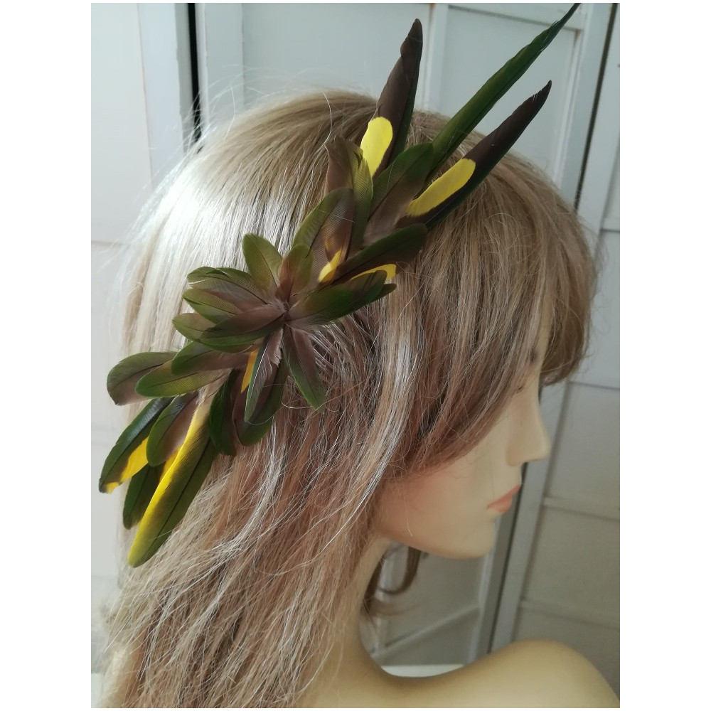 Zielone piórka na grzebieniu 29 cm