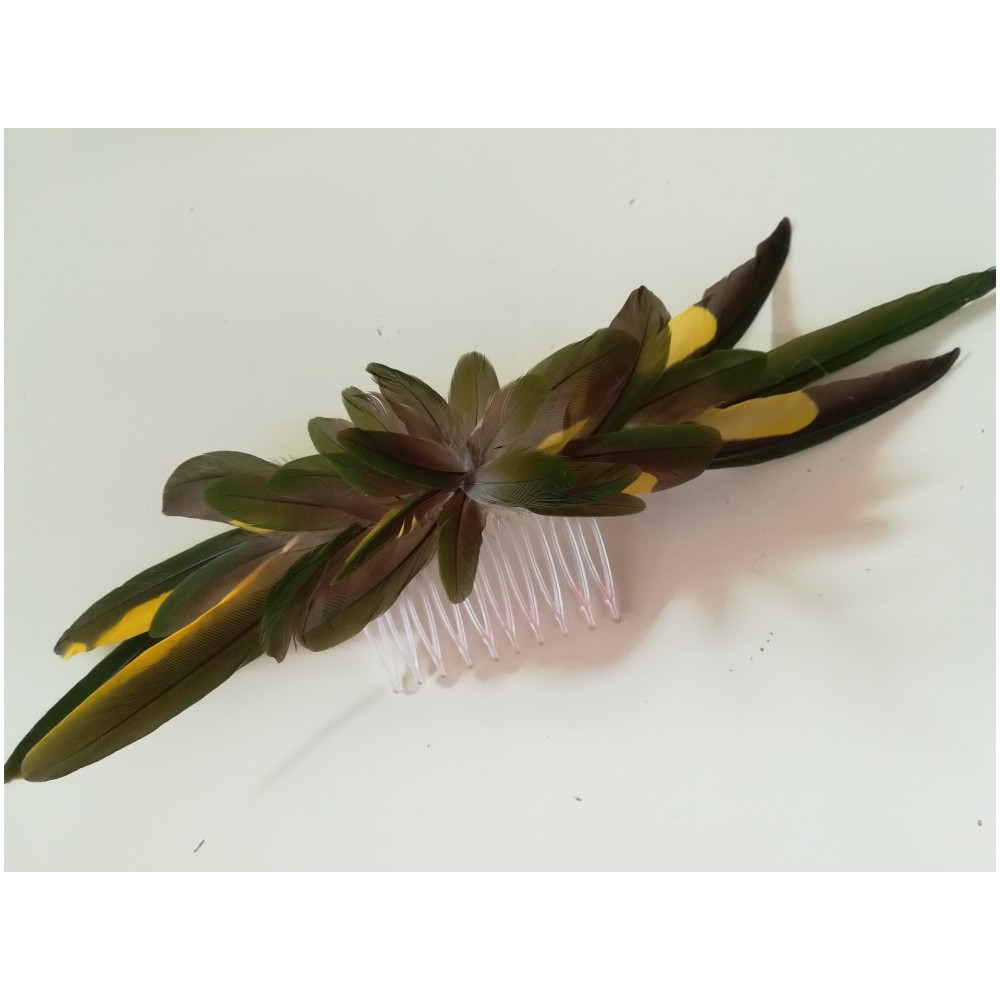 Zielone piórka na grzebieniu 29 cm