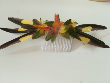 Zielone piórka na grzebieniu 25 cm