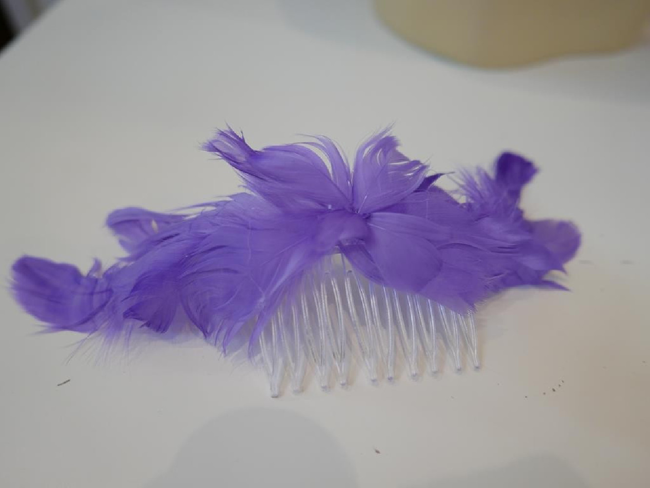 Fioletowe piórka na grzebieniu 20 cm