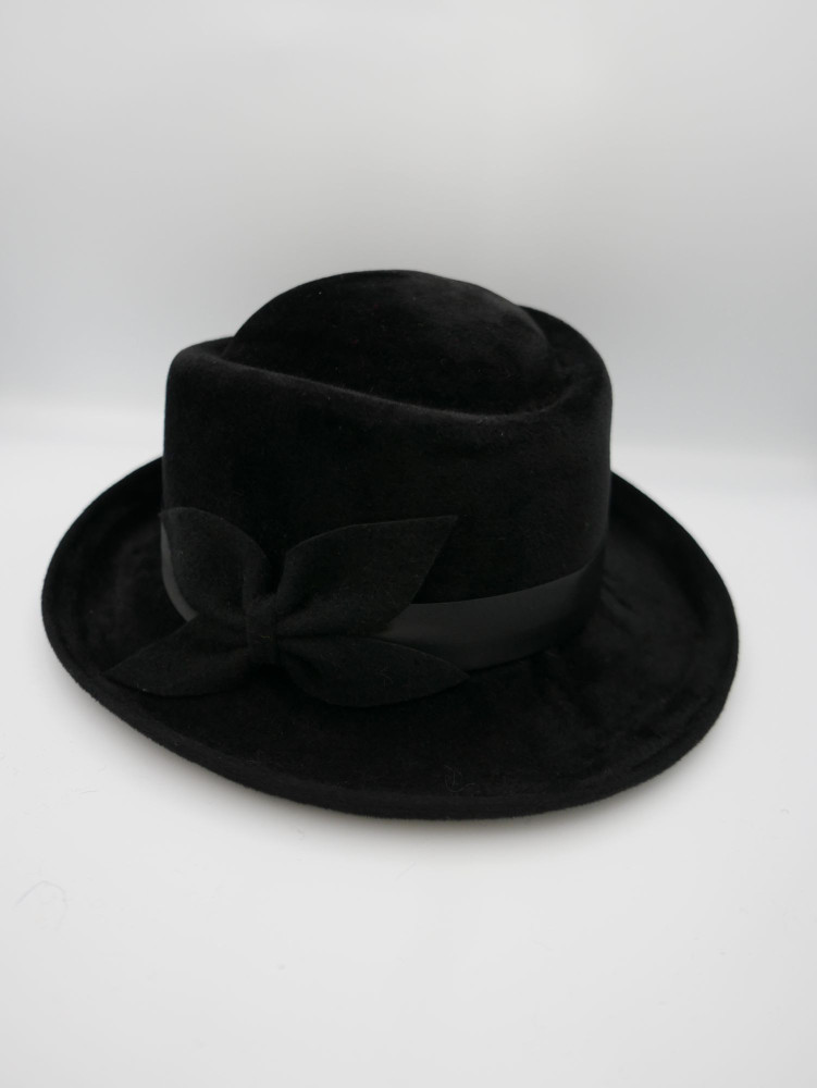 Czarny kapelusz welurowy fur felt | Zuwika Design