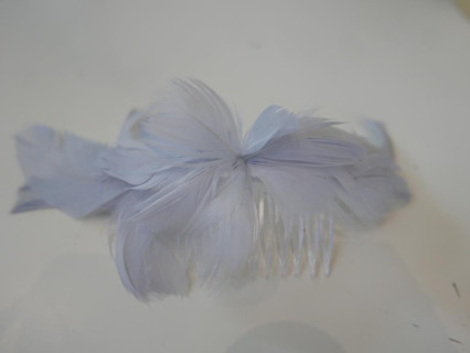 Szare piórka na grzebieniu 20 cm