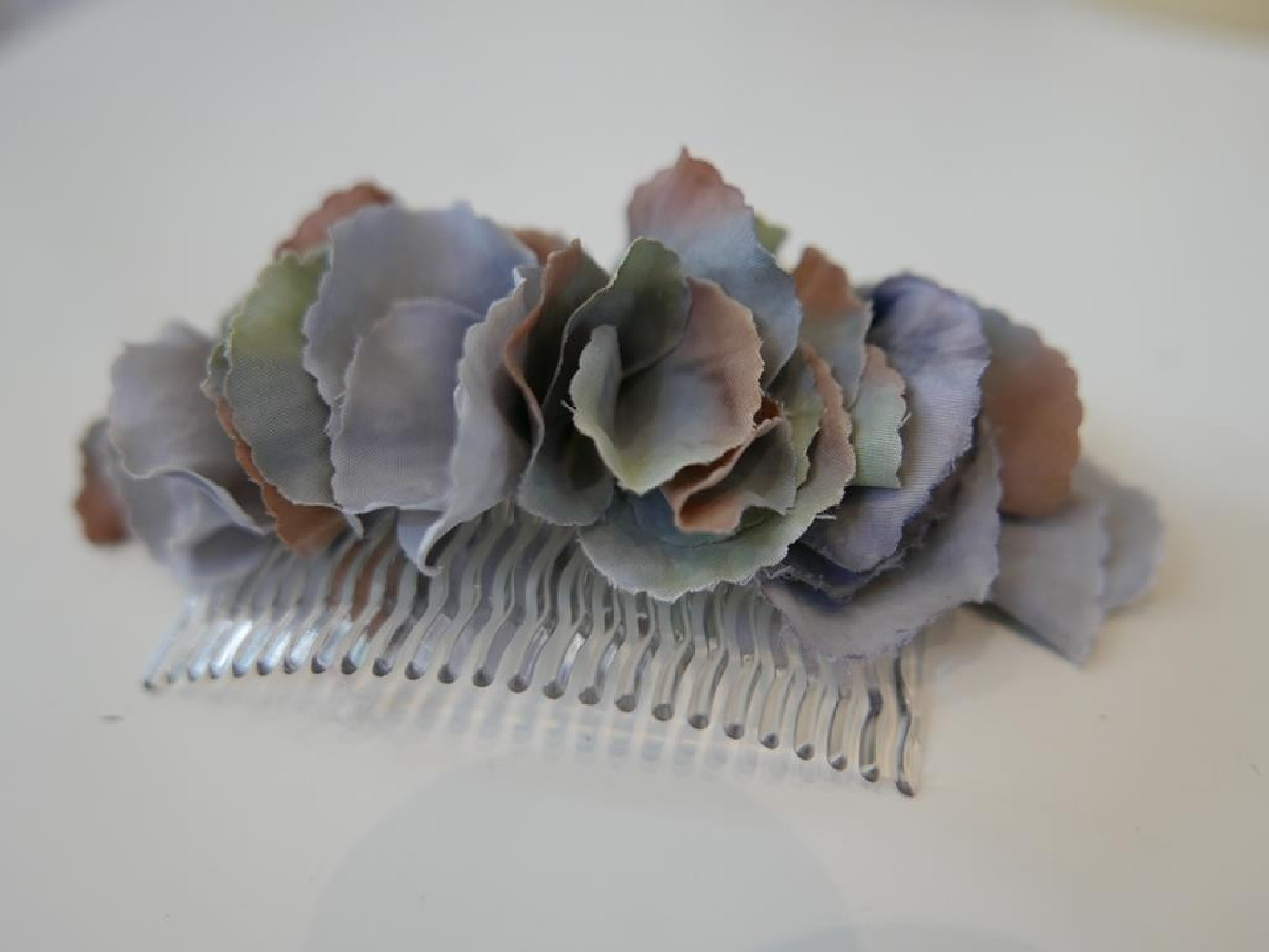 Szare hortensje stroik na grzebyku