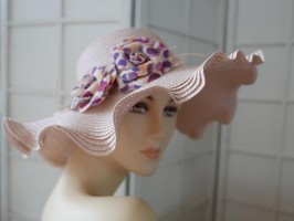 Lizbona słomkowy falowany pudrowy róż kapelusz 52-56 cm