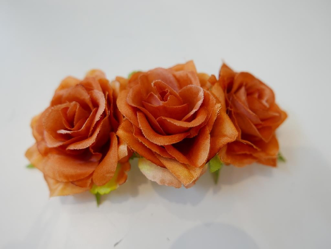 Rude róże- kwiaty stroik na grzebyku